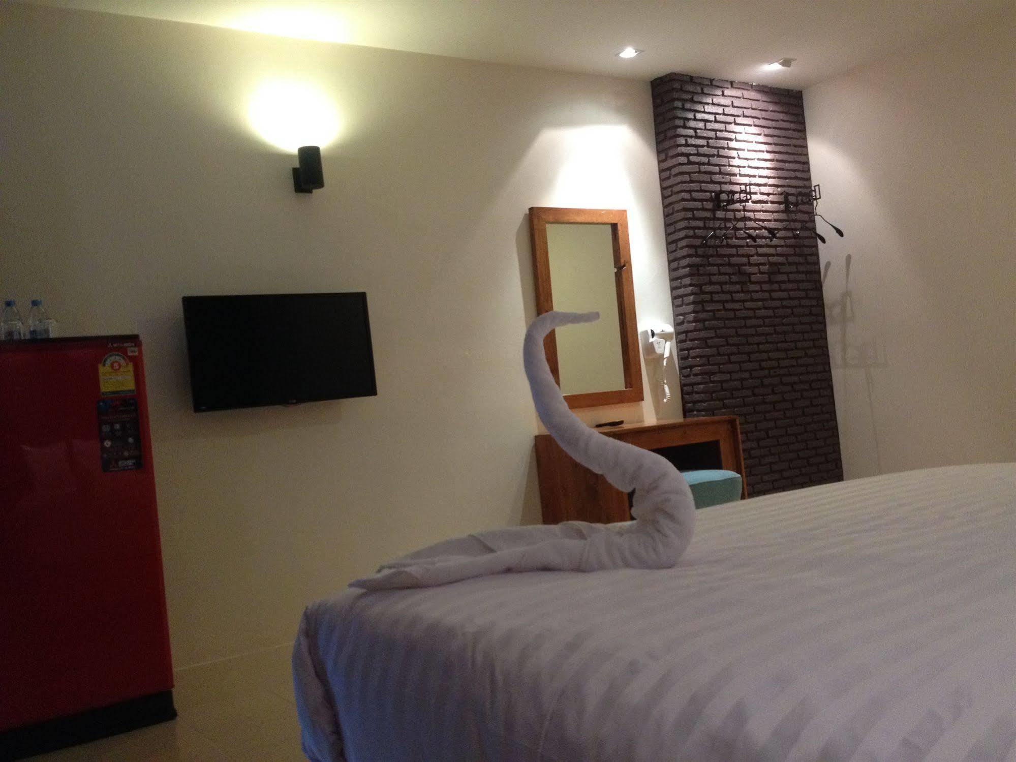 Hostel Dfeel House Patong Zewnętrze zdjęcie